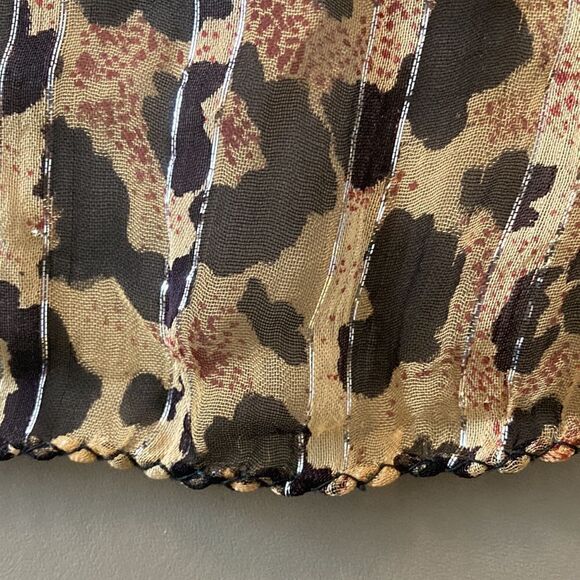 Animal Print Oblong Scarf with Siver Metallic Thread. - Picture 5 of 5